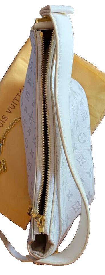 LOUIS VUITTON Monogram Logo M45697 8015278 .